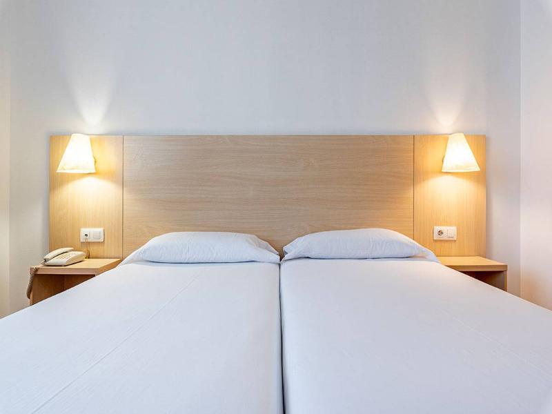Basic Hotel image