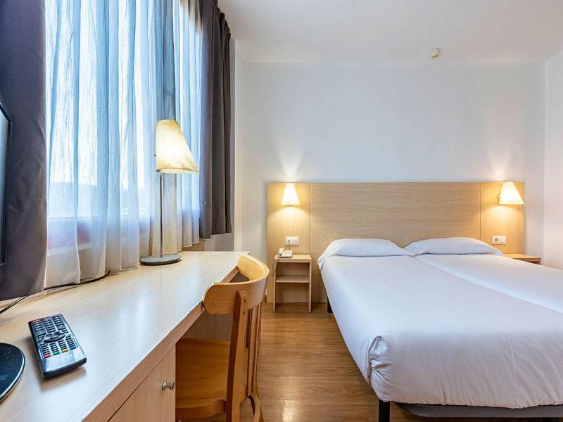 Basic Hotel image