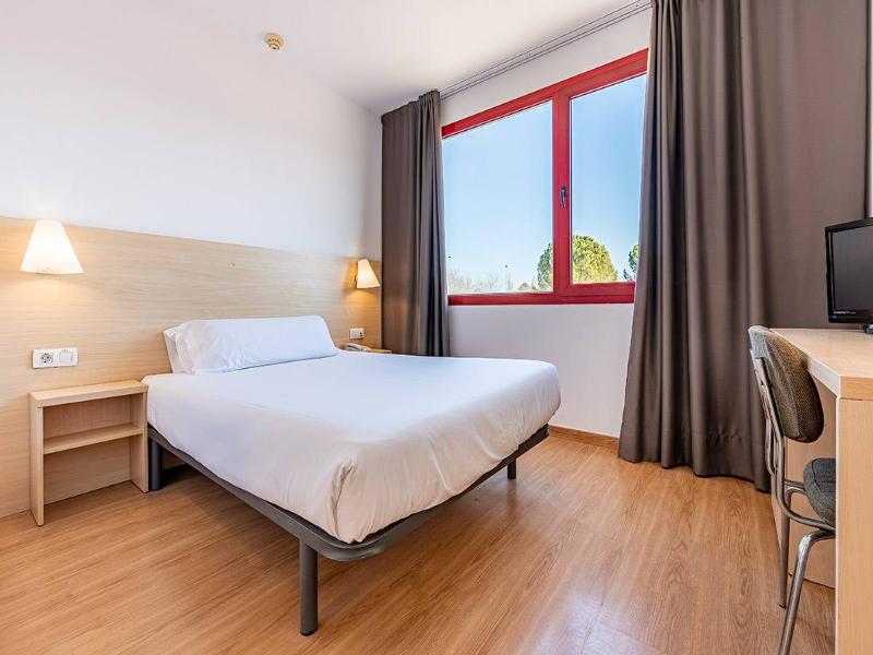 Basic Hotel image
