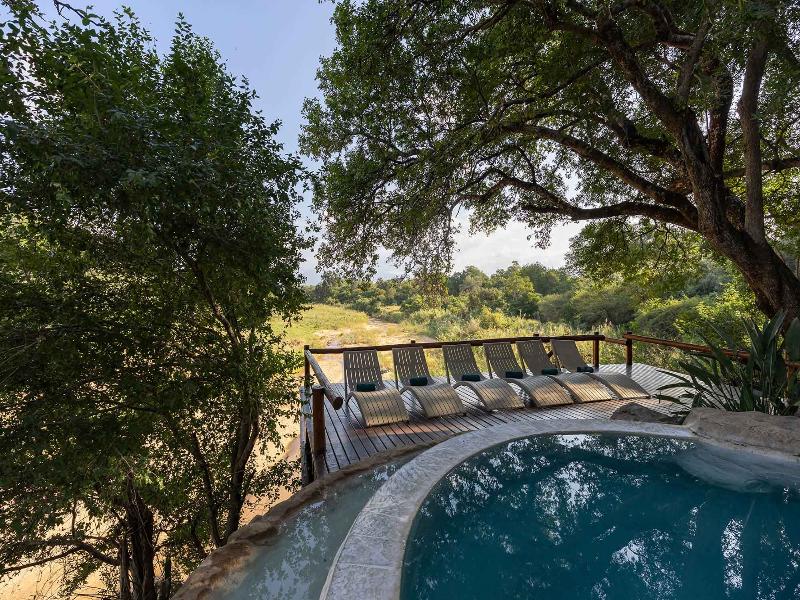 Kuname Safari Lodge image