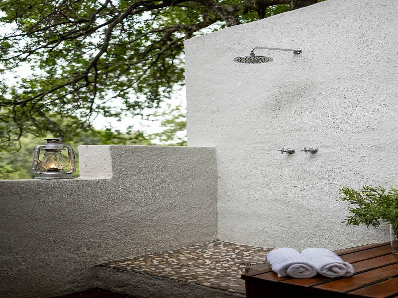 Kuname Safari Lodge image