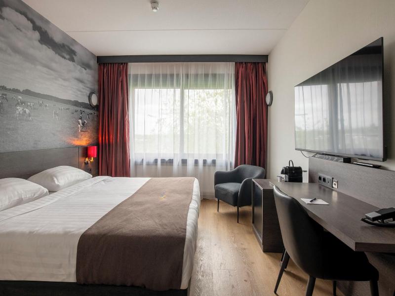 Bastion Hotel Almere image