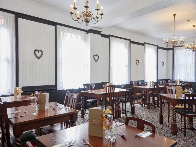 George Hotel image