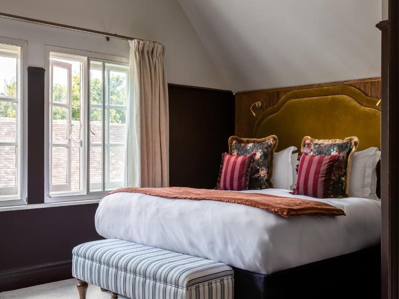Red Lion image