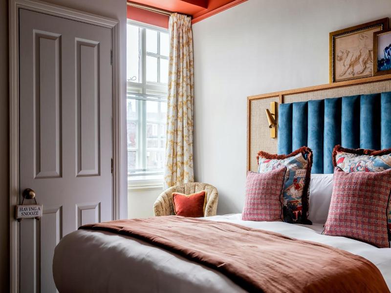 Red Lion image
