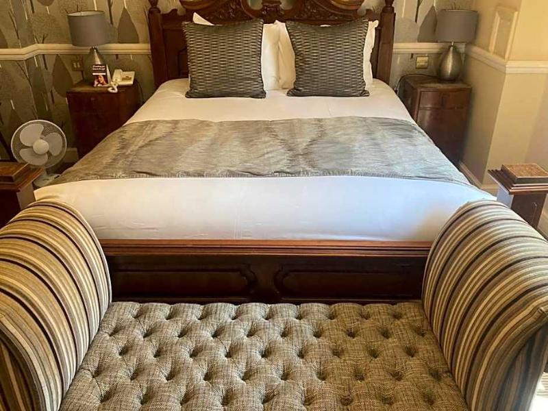 Saracen's Head Hotel image