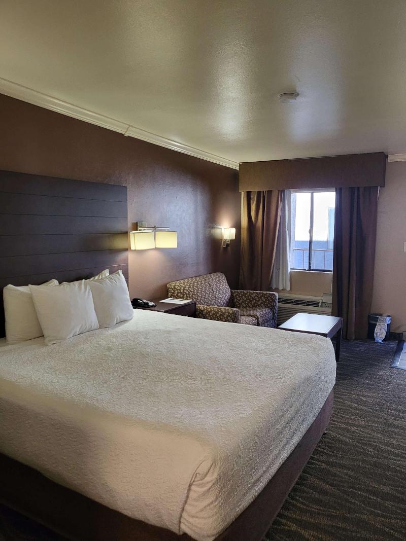 Best Western Plus Inn Suites Tucson Foothills
