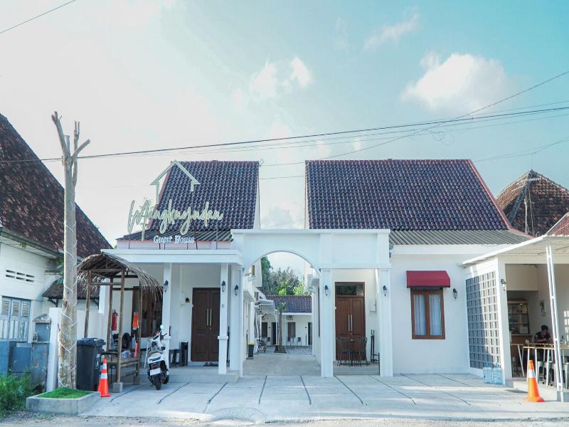 D Mangkuyudan Luxury Guest House