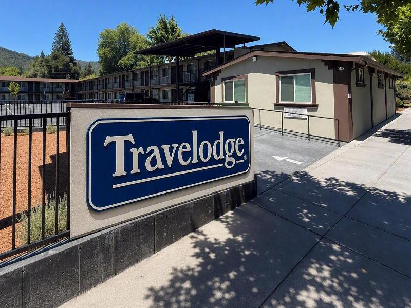 Travelodge By Wyndham Ukiah image
