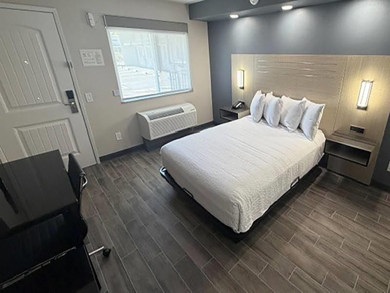 Travelodge By Wyndham Ukiah image 10