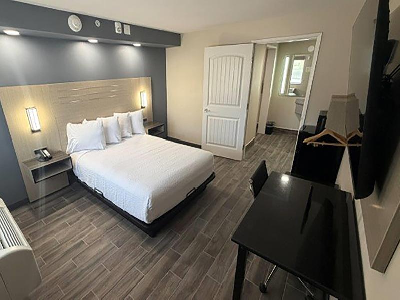 Travelodge By Wyndham Ukiah image