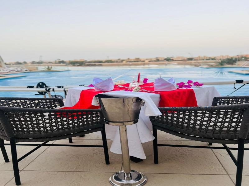 Creek Hotel And Residences El Gouna image
