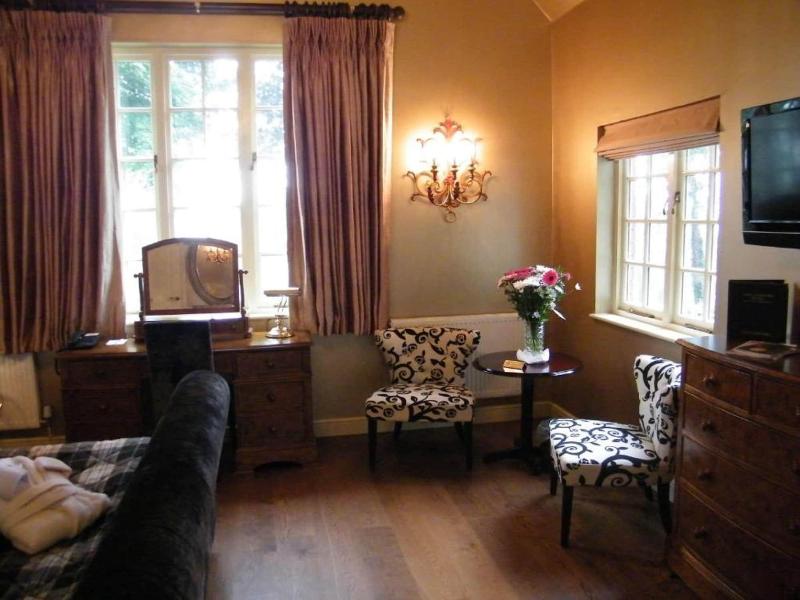 Coed-Y-Mwstwr Hotel image