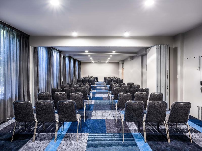 Novotel Melbourne Preston image