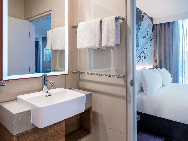 Novotel Melbourne Preston image