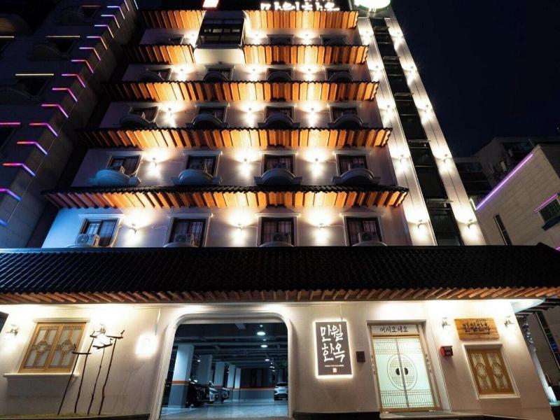 Yuseong Manwol Hotel Hanok 2