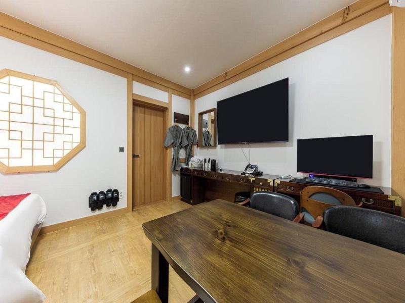 Yuseong Manwol Hotel Hanok — photo 16