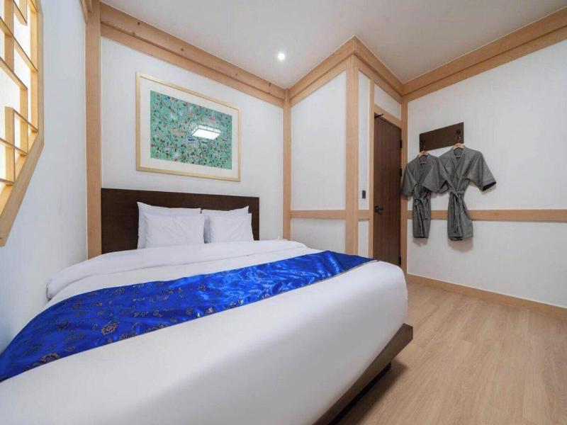 Yuseong Manwol Hotel Hanok — photo 9