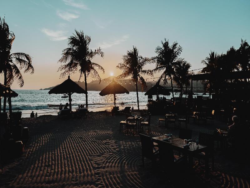 Thompson Zihuatanejo image