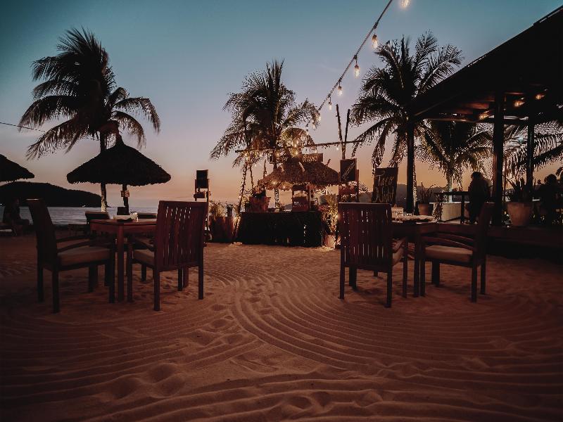Thompson Zihuatanejo image