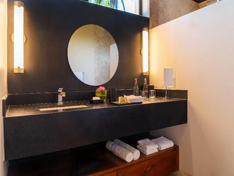 Thompson Zihuatanejo image