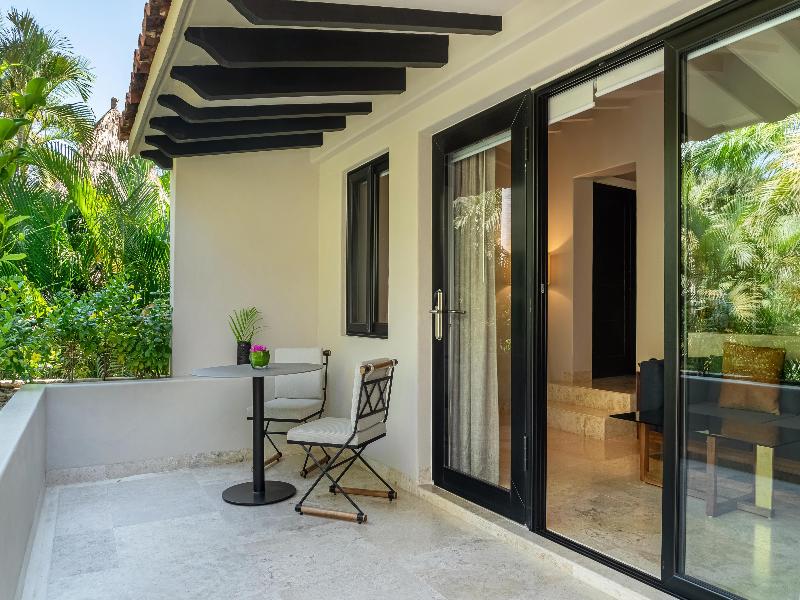 Thompson Zihuatanejo image