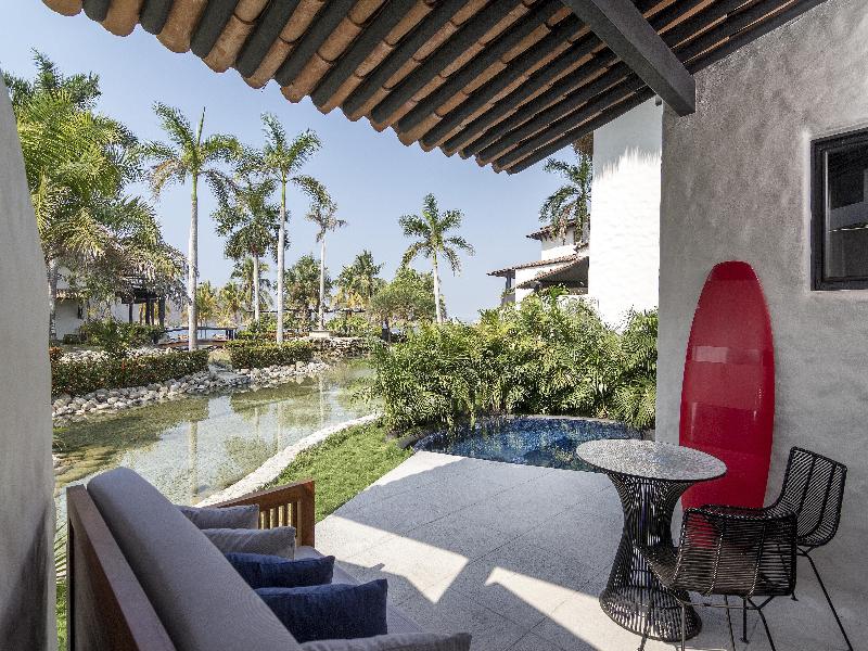 Thompson Zihuatanejo image