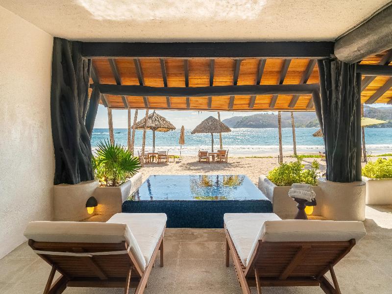 Thompson Zihuatanejo image