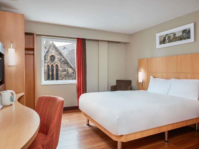 Ibis Belfast Queens Quarter image