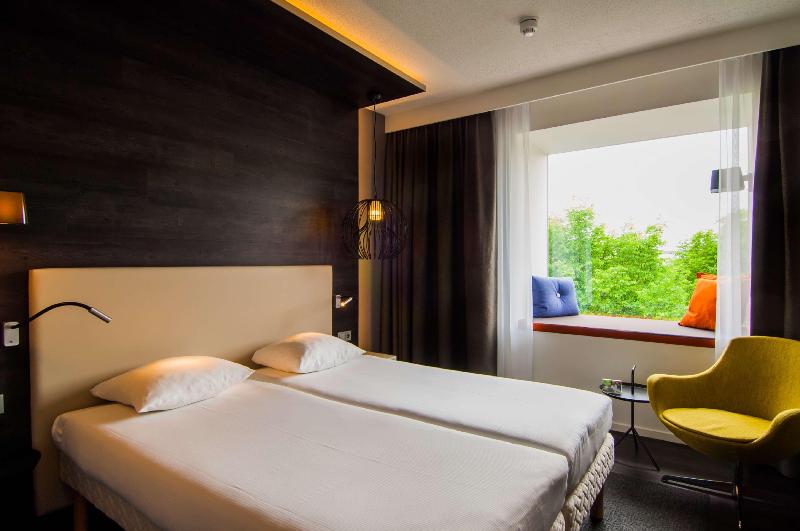 Golden Tulip Zoetermeer-Den Haag image