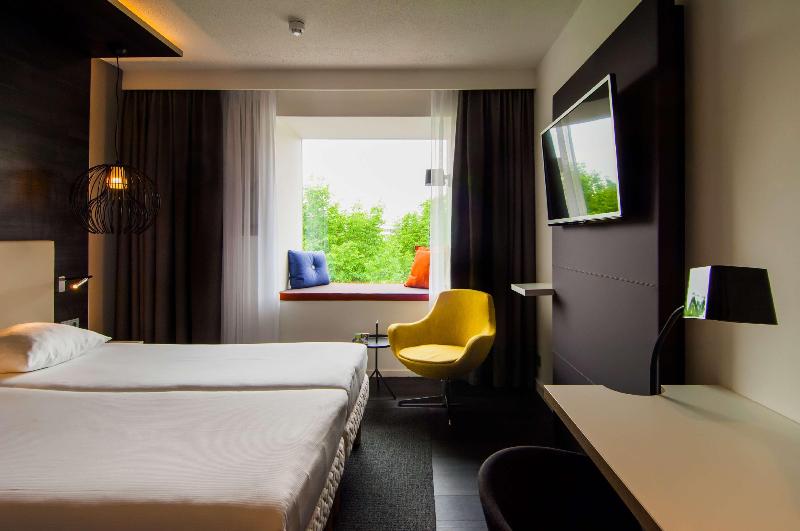 Golden Tulip Zoetermeer-Den Haag image