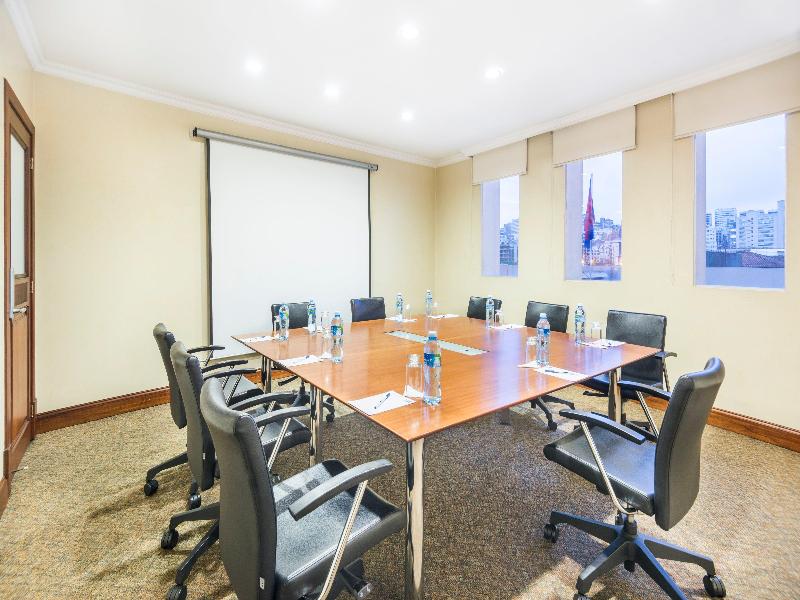 Holiday Inn Express Quito image