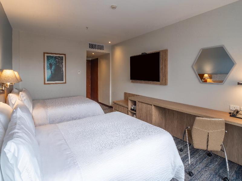 Holiday Inn Express Quito image