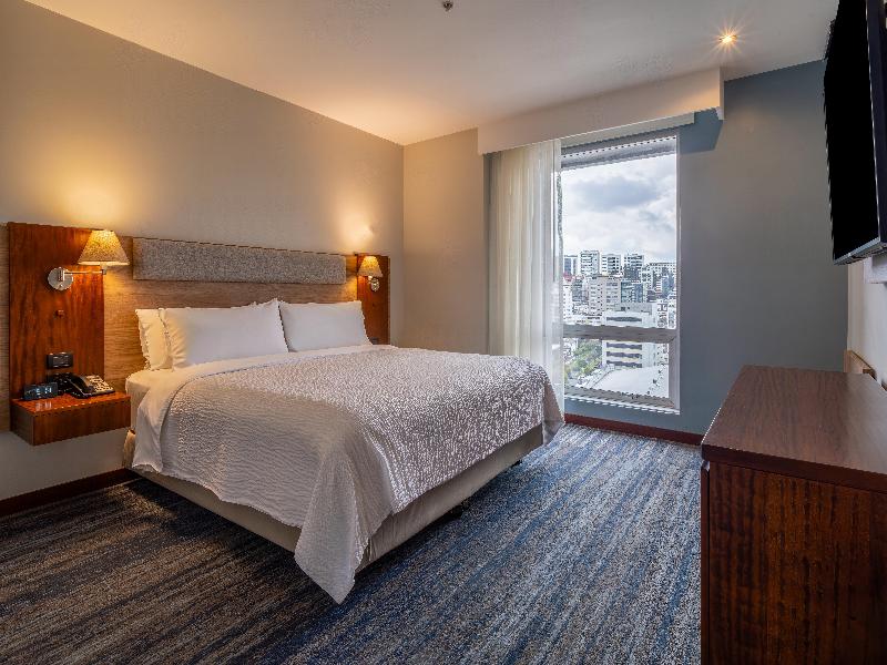 Holiday Inn Express Quito image