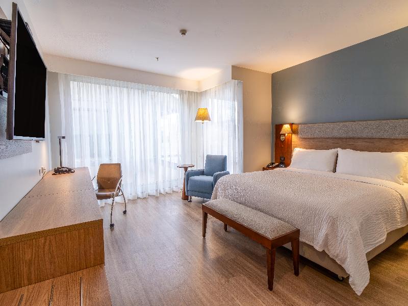 Holiday Inn Express Quito image