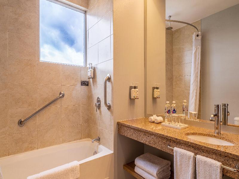 Holiday Inn Express Quito image