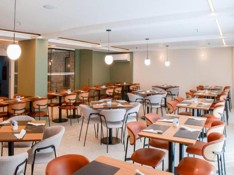 Regency Copacabana Hotel image