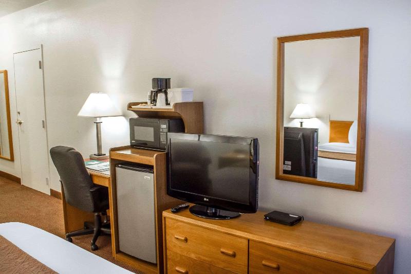 Quality Inn & Suites Longview Kelso image