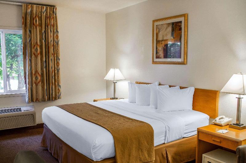 Quality Inn & Suites Longview Kelso image