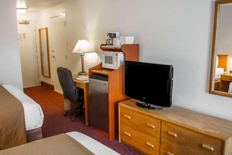 Quality Inn & Suites Longview Kelso image