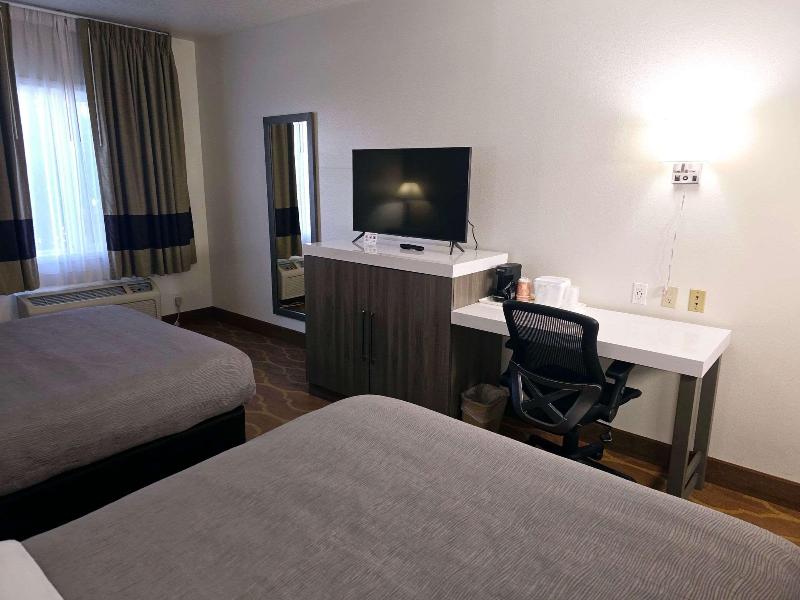 Quality Inn & Suites Longview Kelso image