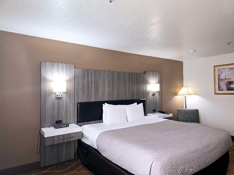 Quality Inn & Suites Longview Kelso image