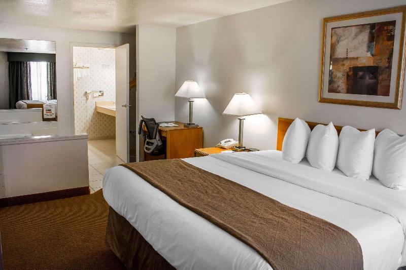 Quality Inn & Suites Longview Kelso image