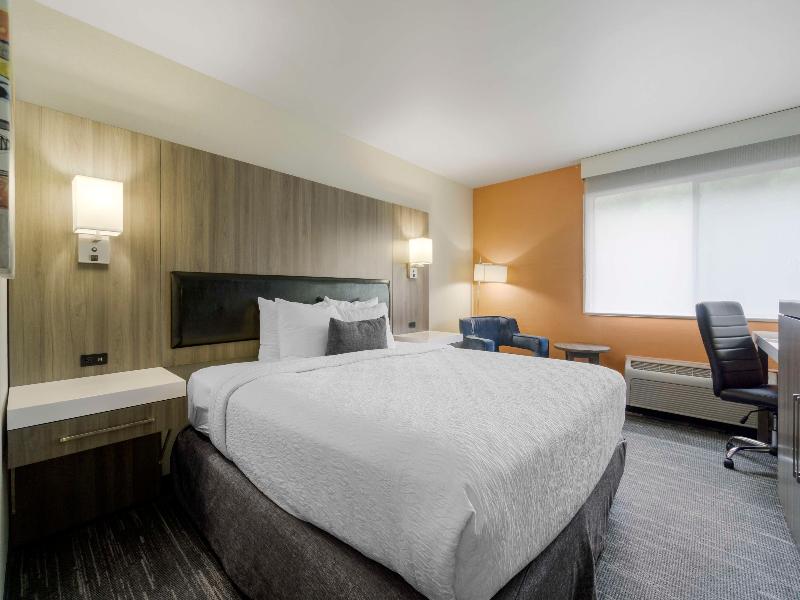 Best Western Plus Renton Inn image