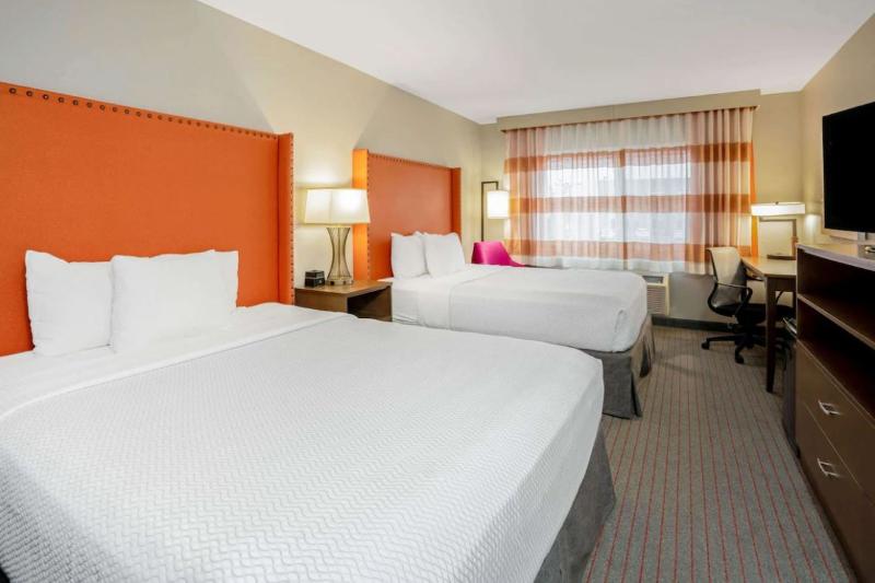 La Quinta Inn & Suites Seattle Federal Way image