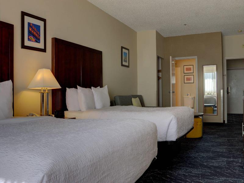 Comfort Inn & Suites Seattle  image