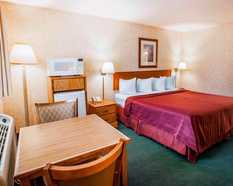 Quality Inn & Suites Bremerton Near Naval Shipyard — photo 23