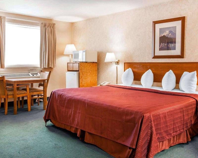 Quality Inn & Suites Bremerton Near Naval Shipyard — photo 27