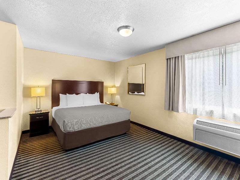 Quality Inn and Suites Hazel Dell image