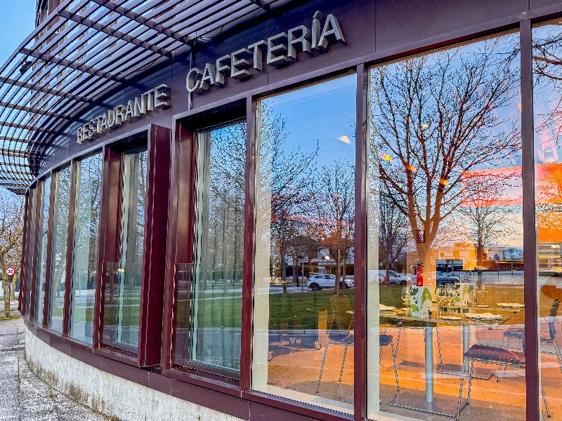 Hotel Jardines de Uleta Suites image